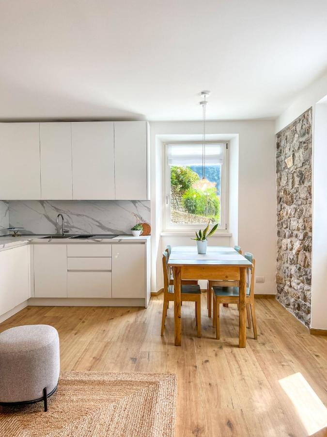 Sant'Antoni Apartments Tenno Ngoại thất bức ảnh